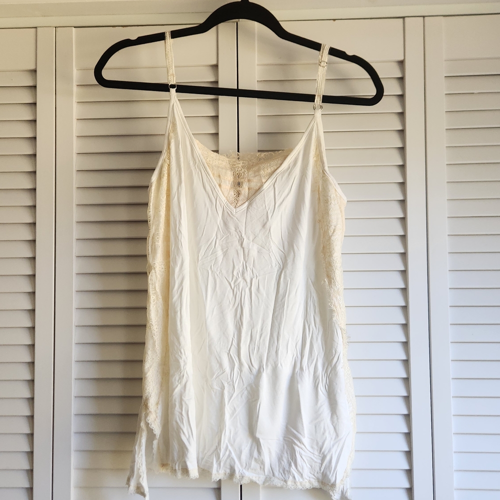 ☀️POL Alexandra Blue New Cream Lace Accent Cami Top